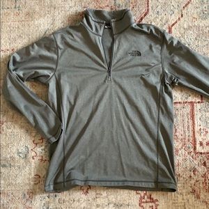 Men’s North Face Quarter Zip Large